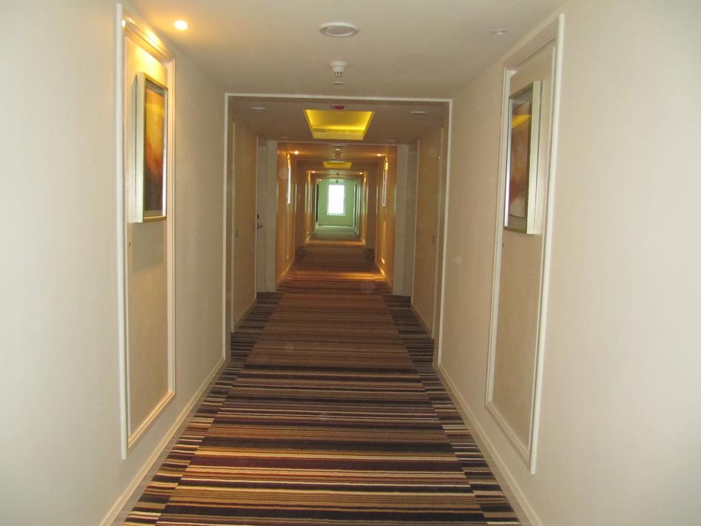 Radisson Hyderabad Hitec City Экстерьер фото A corridor on the 10th floor